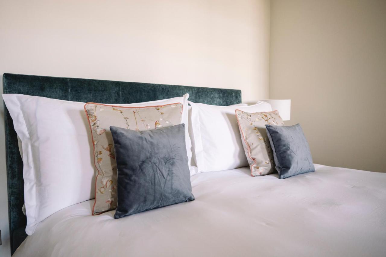 Chateau De L'Aile- Boutique Suites เวอเวย์ ภายนอก รูปภาพ