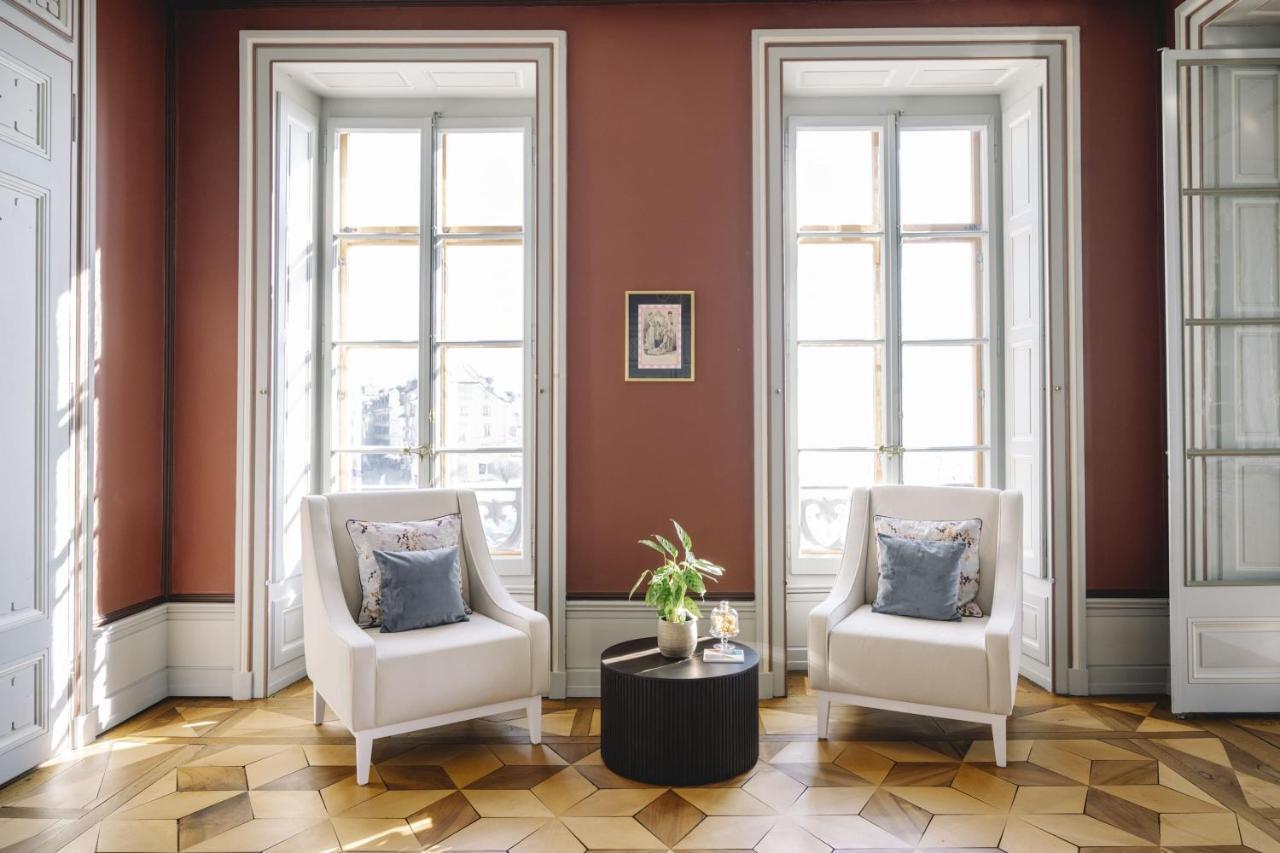 Chateau De L'Aile- Boutique Suites เวอเวย์ ภายนอก รูปภาพ