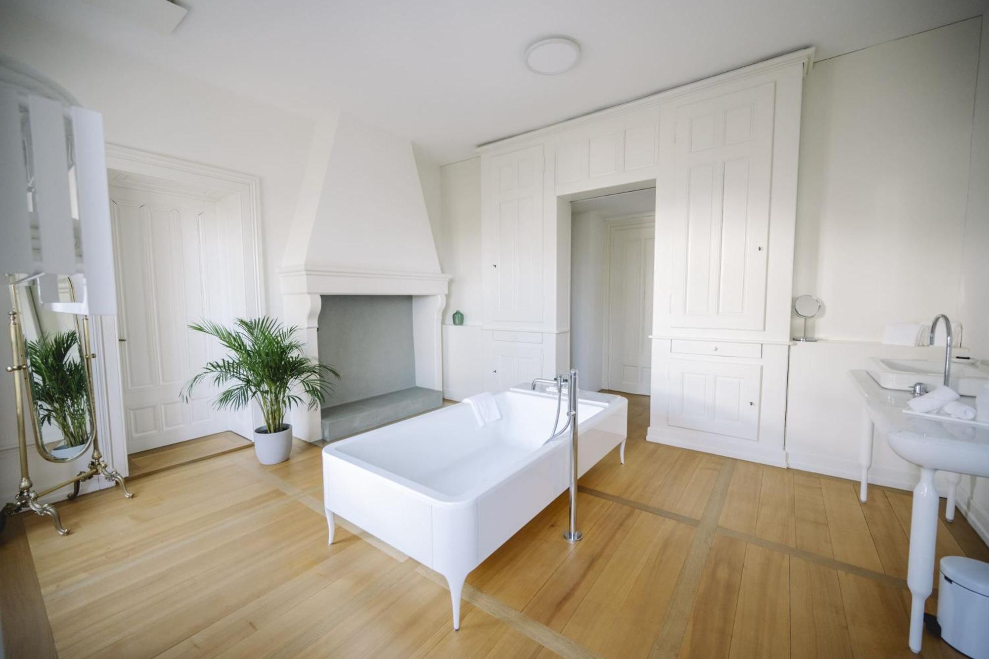 Chateau De L'Aile- Boutique Suites เวอเวย์ ภายนอก รูปภาพ
