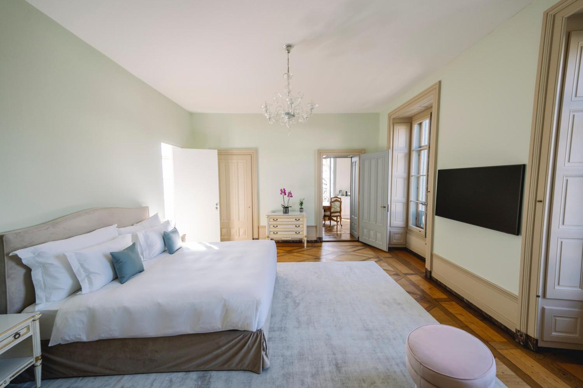 Chateau De L'Aile- Boutique Suites เวอเวย์ ภายนอก รูปภาพ